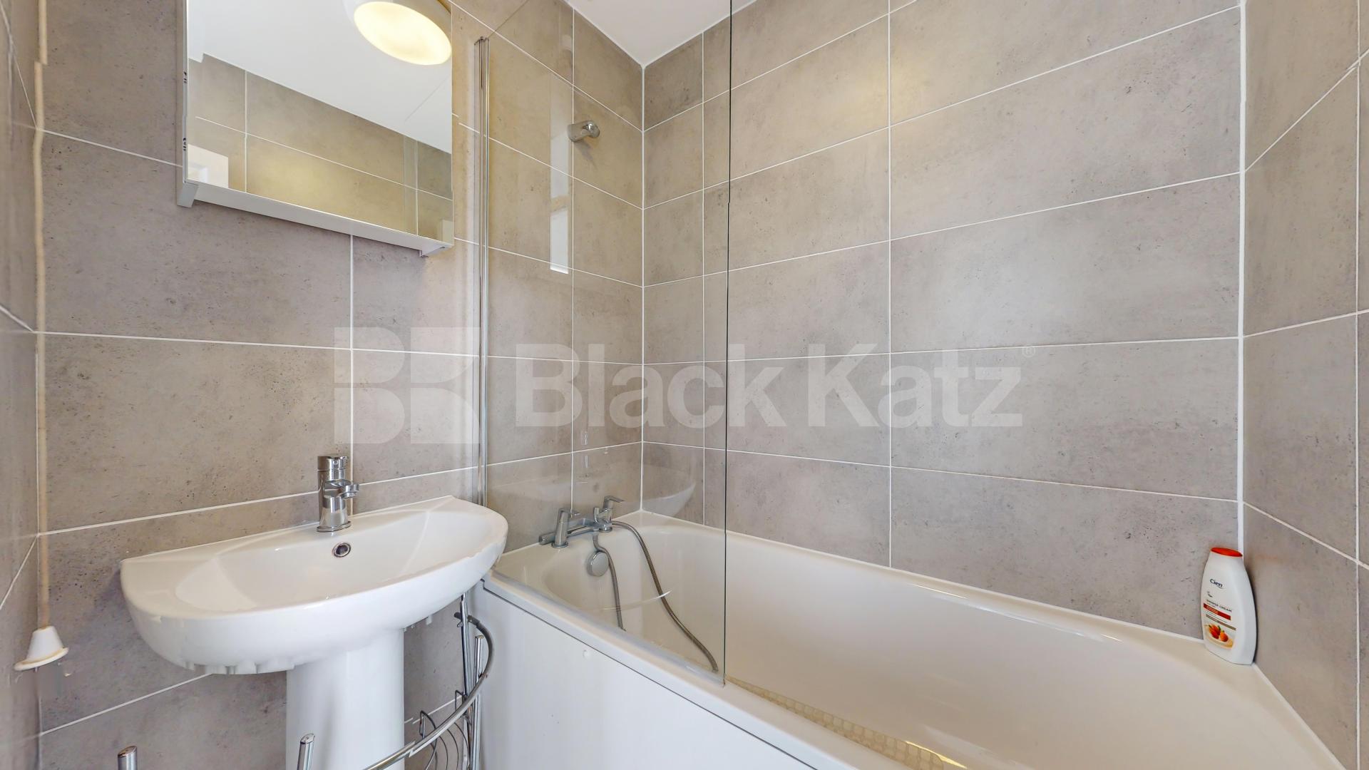 Spacious split level 3 bed mins to tube and Regents Park  Salisbury Street, Marylebone